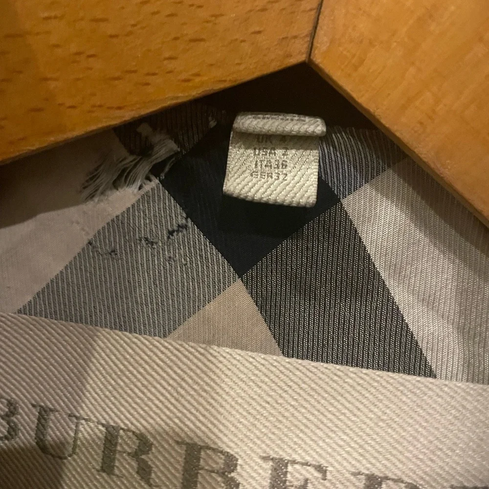 Burberry Black Double-Breasted Trench Coat with Belt - Picture 6 of 8